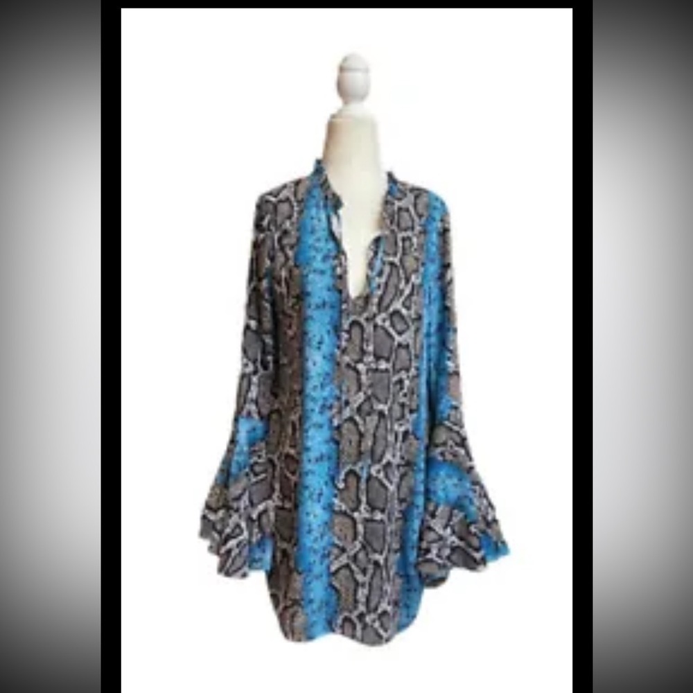 Buddy Love Dress size small animal print bell sleeves